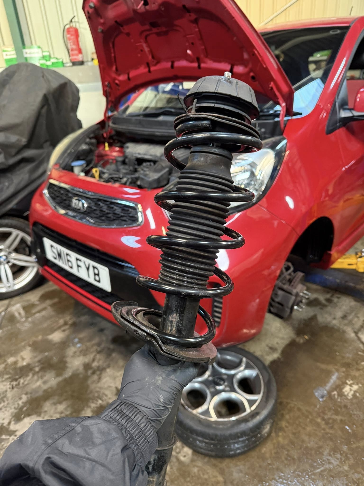 Harvey's Autos MK Gallery Image 1